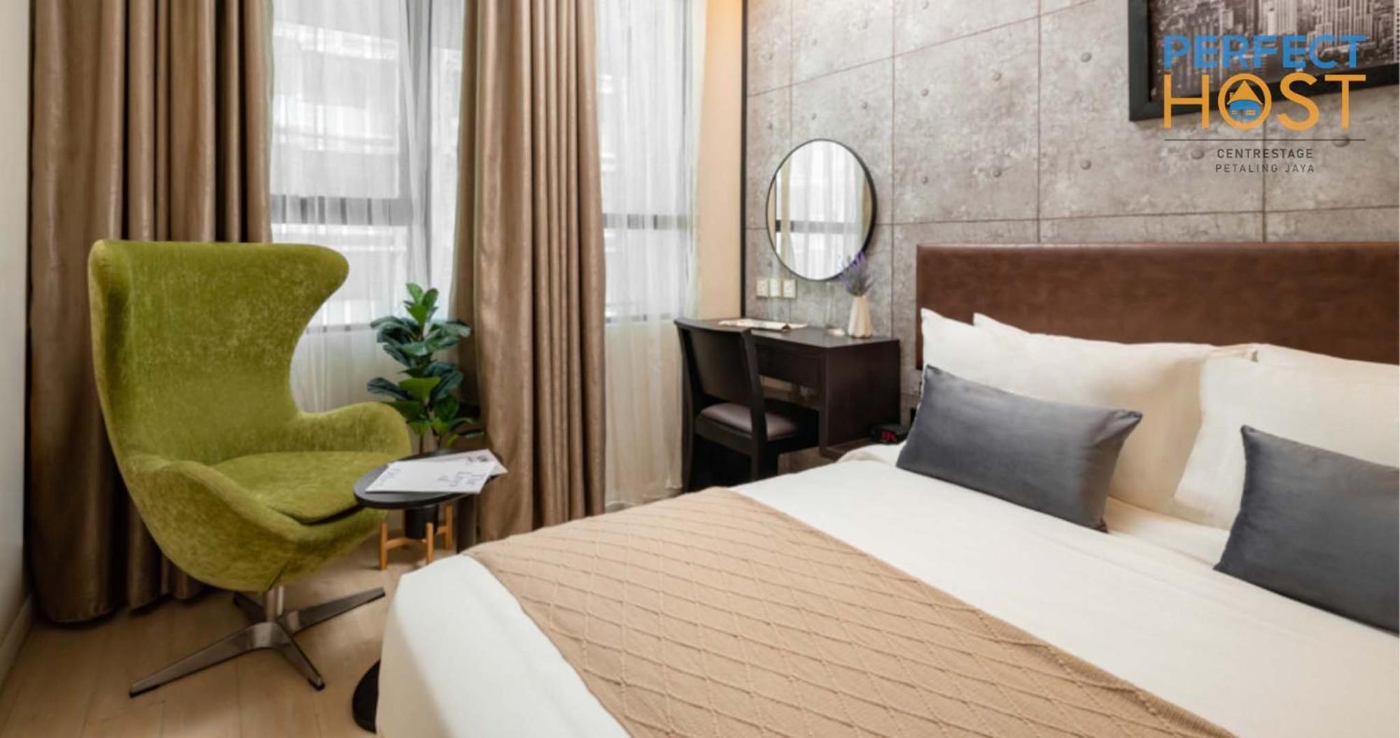 Centrestage Petaling Jaya By Perfect Host Hotel Bagian luar foto Deluxe Room