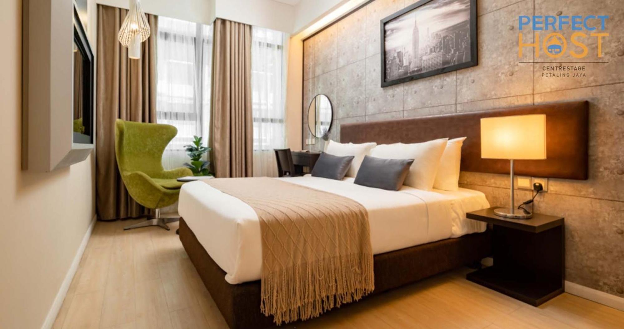 Centrestage Petaling Jaya By Perfect Host Hotel Bagian luar foto Deluxe Room